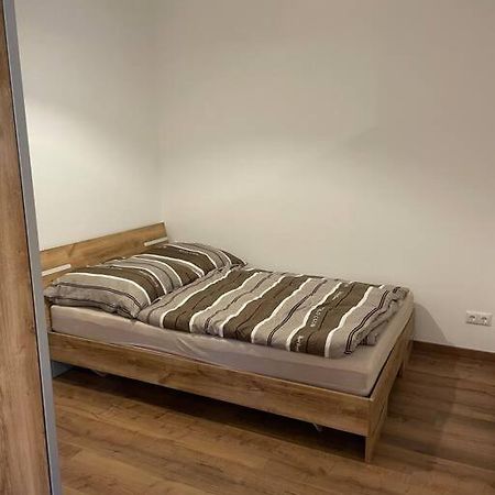 Apartment In Zentraler Lage Mit Privatparkplatz Grafenwohr Exterior photo