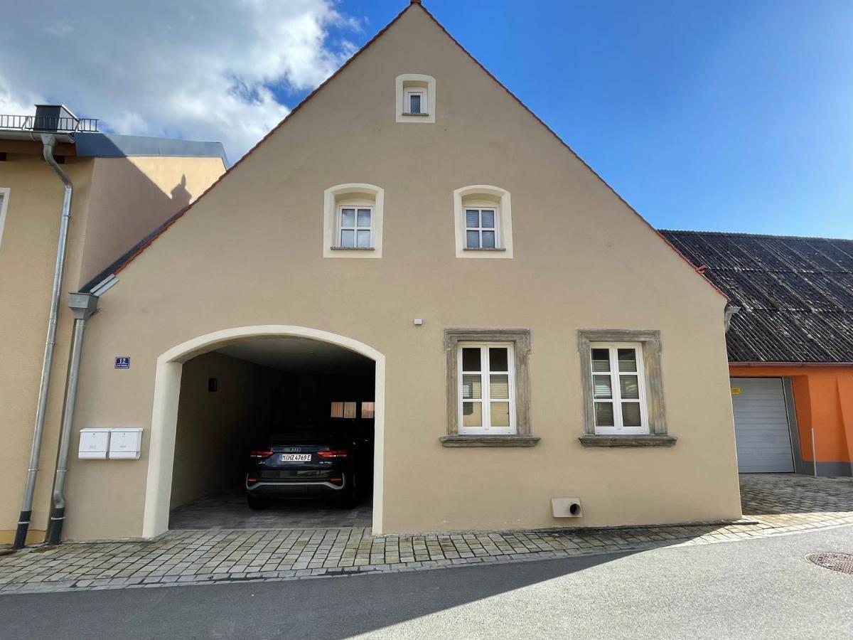 Apartment In Zentraler Lage Mit Privatparkplatz Grafenwohr Exterior photo